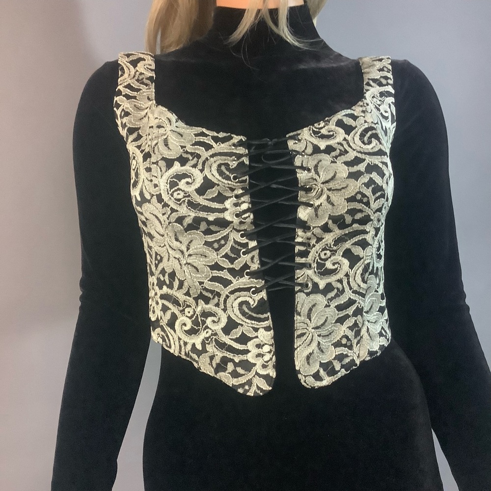 Saelee corset top size small lace up front zipper in the back. Ivory embroidery